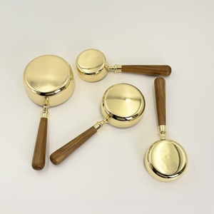 Juego de Tazas y Cucharas Medidoras de Acero Inoxidable con Mango de Madera y Acabado Dorado para Cocina, Repostería y Café al Precio Más Bajo - Product Image 5