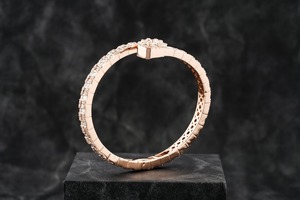 สร้อยข้อมือชาร์มเพชรทรงกลมเจียระไนแบบบริลเลียนท์ ชุบทอง 14K สำหรับทุกเพศ สไตล์ฮิปฮอป ประดับเพชรเต็มเม็ด สี D พร้อมใบรับรอง GIA - Product Image 4
