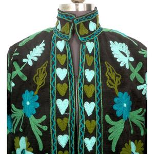 Chaqueta Cotrise Acolchada de Lujo, Bordada a Mano, 100% Algodón, con Detalles Florales Intrincados, Elegancia Atemporal, Otoño Invierno - Product Image 2