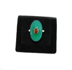Bague en argent sterling 925 massif plaqué or rose avec onyx vert ovale facetté et cornaline, collection Memoria Jewels, vente en gros - Product Image 6