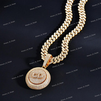 Chaîne cubaine plaquée rhodium avec pendentif rond serti de pierres de moissanite étincelantes, bijou de caractère
