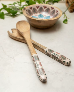 Cubertería de Madera para Servir y Comer con Detalles de Acero Espejado, Pintada a Mano y Tallada en Madera de Mango, Acacia y Pino para Catering - Product Image 5