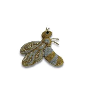Broche papillon faite main en fil de soie doré et argenté, broderie 3D d'insecte, badge décoratif tendance avec perles - Product Image 1