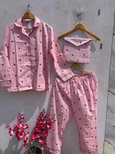Pyjamas en jersey doux et extensible pour demoiselles d'honneur, cadeau de demande en mariage pour demoiselles d'honneur, enterrement de vie de jeune fille, pyjamas personnalisés pour la préparation de la fête - Product Image 4