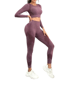Ensemble de yoga taille haute pour femme, tenue de sport avec soutien-gorge de fitness à manches longues et leggings de compression doux pour l'entraînement - Product Image 3