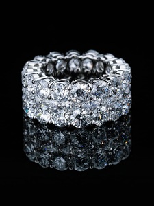 Anillo de Eternidad Unisex Clásico de Tres Hileras de Moissanita S925, Corte Brillante, Engaste de Garras, Chapado en Rodio, Joyería para Aniversario de Bodas - Product Image 1
