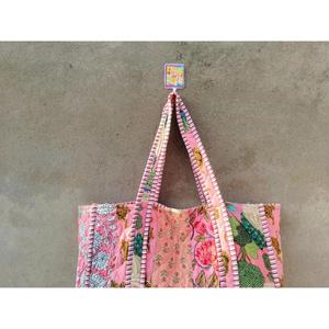 Bolso Tote de Algodón Acolchado Estilo Bohemio CRAFT HACKLE, con Paneles y Estampado Floral, Cierre Abierto, Bolso de Hombro Grande para Todas las Temporadas - Product Image 4