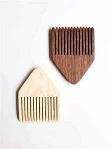 Peigne à cheveux artisanal en bois avec manche, pour usage en salon, en provenance d'Inde, vente en gros de peignes en bois pour usage commercial - Product Image 3