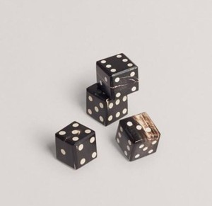Dados de Seis Caras de Hueso de Cuerno de Búfalo, Pulidos en Blanco y Negro, Cubos de Juego Naturales para Juegos de Mesa, Decoración del Hogar, Diseño Personalizado - Product Image 1