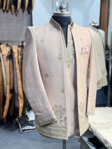 Sherwani pour homme avec broderie dorée pour mariage, tenue traditionnelle indienne et pakistanaise, coupe classique - Product Image 6