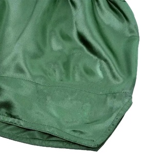 Shorts de Muay Thai en satin vert forêt de qualité supérieure - Short de kickboxing à taille haute élastique - Équipement d'entraînement professionnel pour MMA et boxe - Product Image 5