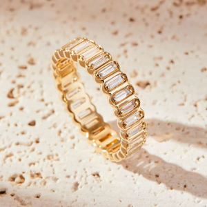 แหวน Ull Eternity Band 1.0 TCW ประดับเพชรทรงบาแกตต์ มอยส์ซาไนต์ เงินแท้ 925 ชุบทอง ดีไซน์ซ้อนกันได้ หรูหรา รับรองคุณภาพ เหมาะสำหรับเป็นของขวัญวันครบรอบ - Product Image 2