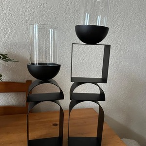 Candelabro Decorativo de Metal Negro de Estilo Antiguo Moderno con Portavelas de Vidrio, Diseño Cuadrado para Decoración del Hogar, Resistente al Calor - Product Image 2