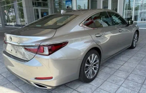 Nouvel arrivage de haute qualité : Toyota ES 350 Base 2020 d'occasion, voitures propres et bien entretenues à vendre - Product Image 2