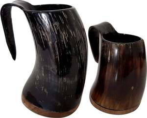Jarra de Cuerno Vikinga de los Artesanos Reales, Hecha a Mano con Cuerno Natural de Búfalo, Pulida, Decoración Estilo Animal - Product Image 1