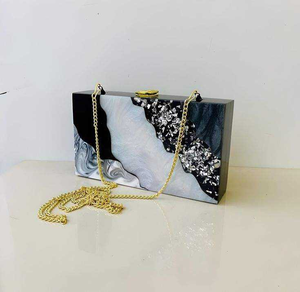 Bolso de Mano de Resina de Alta Calidad y Moda para Mujeres y Chicas, Accesorio Imprescindible para Bodas y Ocasiones Especiales, Disponible para la Venta - Product Image 2