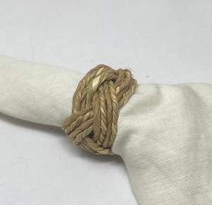 Anillo para Servilletas de Camping Redondo de 4.5cm con Diseño Floral Ecológico de Yute por N S Tomar Handicrafts - Product Image 4