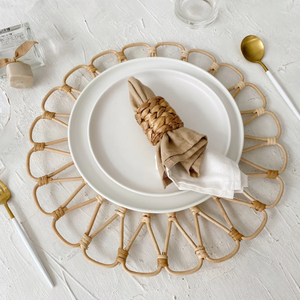 Article chaud rond en rotin naturel pour assiette de chargeur pour les fêtes/mariages à usage quotidien avec motif végétal - Product Image 3