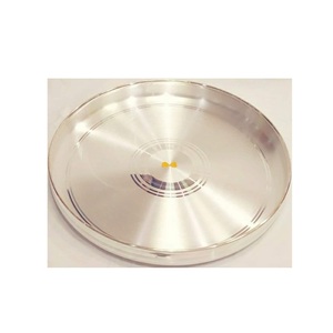 Bandeja Redonda de Metal Pulido con Acabado Plateado Sólido, Plato Decorativo Elegante, Recipiente Multiusos - Product Image 1