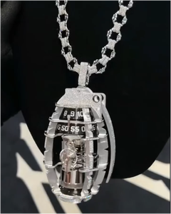 Colgante de Plata 925 de Lujo con Diseño de Granada Hip-hop y Moissanita, Unisex, Venta Directa de Fábrica con Certificado GRA - Product Image 1