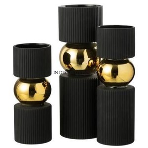 Juego de Portavelas de Latón Negro con Detalles de Esferas Doradas para Decoración de Mesa en Hogares y Hoteles al Precio Más Bajo - Product Image 1