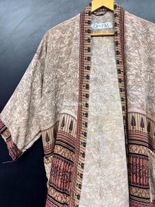 Robe kimono en crêpe de soie de luxe pour femmes, faite à la main |   Écharpe en soie Sari à taille haute élastique avec motif floral |   Logo avant |   Vintage - Product Image 3