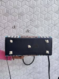 Bolsos de Viaje de Cuero Hechos a Mano con Diseño Único, Bolsos Multiusos con Patrón de Damas de Inglatera, Bolso Hecho a Mano Unisex, Bolso de Viaje de Gran Tamaño - Product Image 4