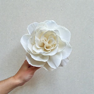 ดอกไม้โซล่าวู้ด VADEE SOLA WOOD FLOWER ทำมือ ยั่งยืน สวยงาม ขนาด 8.5 ซม. ทำจากเส้นใยพืชเซสบานียา จากประเทศไทย - Product Image 3