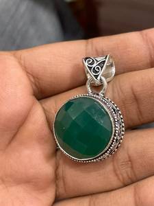 Wholesale Hot Selling <b>Vintage</b> Style Natural Stone Pendant Best price <b>Flash</b> Green Onyx Round Silver Pendant for Women Jewelry - Product Image 2