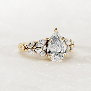 Anillo de Compromiso y Boda con Diamante Cultivado en Laboratorio, Corte Pera, 2.90 Quilates, Oro Amarillo de 14k, Joyería para Regalo - Product Image 4