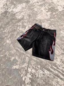 Shorts en jean tissé décontractés pour homme, noirs, style Y2K, hip-hop, baggy, cloutés, avec strass et impression numérique flamme - Product Image 4