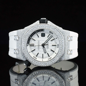 Reloj de Hombre Estilo Hip Hop con Movimiento Automático ETA, Caja de 7mm, Esfera Blanca, Bisel con Diamantes Moissanite y Correa de Goma - Product Image 1