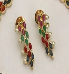 Ensemble collier et boucles d'oreilles en laiton plaqué or de qualité supérieure, élégant et orné de zirconiums, pour les occasions spéciales, mariages, collection femme. - Product Image 2