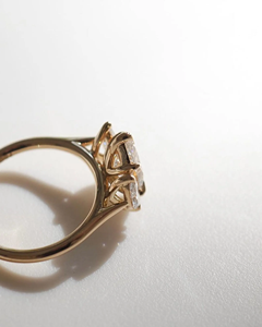 แหวนทองคำประดับมอสซาไนต์ทรงมาร์คีส์ 14K 18K แหวนหมั้นสำหรับผู้หญิง แหวนมาร์คีส์สามเม็ด เครื่องประดับงานแต่งงานสุดหรู - Product Image 2