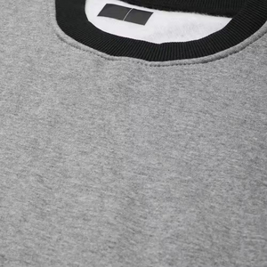 เสื้อสเวตเชิ้ตผู้ชายสีเทาแบบมีซิปกระเป๋าแขนเสื้อ ผ้าคอตตอนหนานุ่ม สวมใส่สบาย สไตล์เทคแวร์ สตรีทแวร์ แต่งขอบตัดสี ทรงเข้ารูป สวมใส่ได้ทุกวัน - Product Image 4