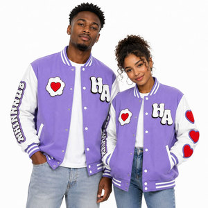 เสื้อแจ็คเก็ตวาร์ซิตี้สีม่วง แขนเสื้อสีขาว ดีไซน์ปักลาย Heartbreak Anniversary พร้อมตัวอักษรปัก สไตล์ Preppy เสื้อโค้ทผู้ชาย - Product Image 2