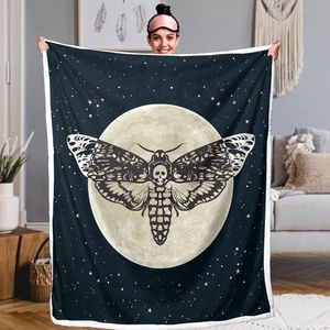 Coperta Sherpa Gotica con Teschio e Falena della Morte, Stile Dark Academia, Celestiale, per l'Inverno, per Divano, Letto o Poltrona - Product Image 6