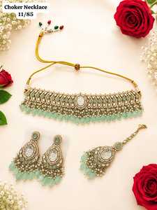 Parure de collier ras-du-cou rose haut de gamme en Kundan taille émeraude, plaqué or antique, avec boucles d'oreilles perlées et Maang Tikka, pour mariage indien nuptial - Product Image 5