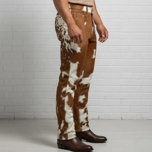 Pantalones de cuero con diseño de logotipo personalizado, pantalones de cuero auténtico con estampado de vaca para hombre, pantalones de cuero estilo vaquero. - Product Image 5