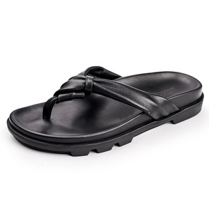 Sandales d'été pour hommes en cuir, tendance, respirantes, confortables, pour les loisirs en plein air, antidérapantes, à semelles épaisses, style anglais - Product Image 4