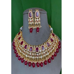 ชุดสร้อยคอพร้อมต่างหูประดับมอสซาไนต์ชุบทองคุณภาพพรีเมียม ดีไซน์สวยงาม เหมาะสำหรับเป็นของขวัญงานแต่งงานสำหรับผู้หญิง - Product Image 1