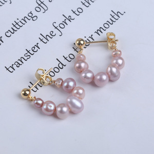 Pendientes de Perlas Naturales en Forma de Arroz Dulce, Versión Coreana, Venta Caliente, Venta al por Mayor Transfronteriza, Pendientes Cortos con Diseño Colgante Trasero - Product Image 3