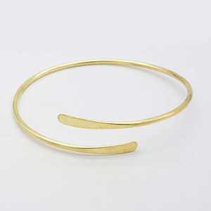 กำไลข้อมือตอกหมุดบนปลอกแขนทองเหลืองสีทองเครื่องประดับปลอกแขนโบฮีเมียนทองเหลืองปรับขนาดได้ - Product Image 4