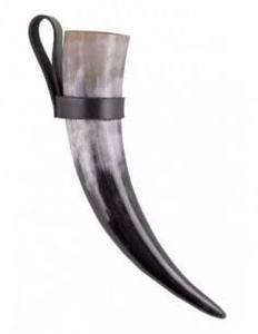 Corne à boire naturelle marron et noire avec sangle en cuir marron pour tenir et accrocher lors de fêtes et dans les bars - Product Image 3