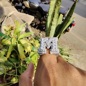 Anillo Personalizado con Iniciales de Moissanita, Anillo de Plata de Ley 925 con Letras del Alfabeto, Anillos de Diamantes de Corte Redondo para Hombre - Product Image 2