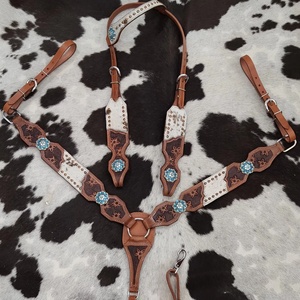 Nouvel ensemble d'équipement d'équitation saisonnier en cuir naturel souple, personnalisable et léger, comprenant une selle anglaise, une têtière et une selle de poitrine. - Product Image 1