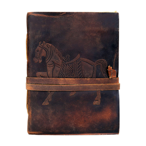 Journal en cuir gaufré motif cheval, couverture souple, avec fermeture à sangle, carnet de notes vintage fait main - Product Image 1