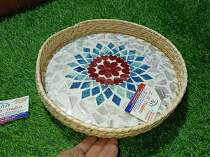 Bandeja redonda de ratán hecha a mano asequible con Incrustaciones de nácar, artesanía india Premium para el hogar, la cocina y la decoración de Ramadán - Product Image 6