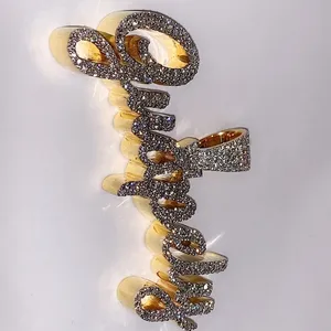 Pendentif personnalisé pour femme en moissanite ronde de 2,50 carats, plaqué or, diamant Tishya - Product Image 4