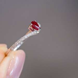 Bague Classique en Argent 925 avec Moissanite Goutte d'Eau Rouge Sang de Pigeon Plaqué Or Rose Sertie à Griffes Tendance pour Femme, Fiançailles et Mariage - Product Image 4